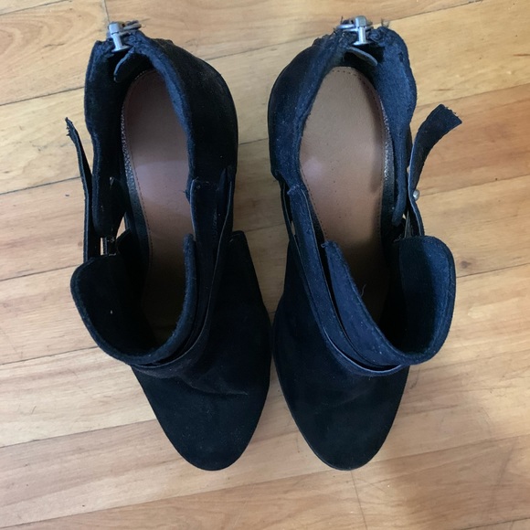 3/20$ -Rampage-Black Bootie Heels - Picture 2 of 6